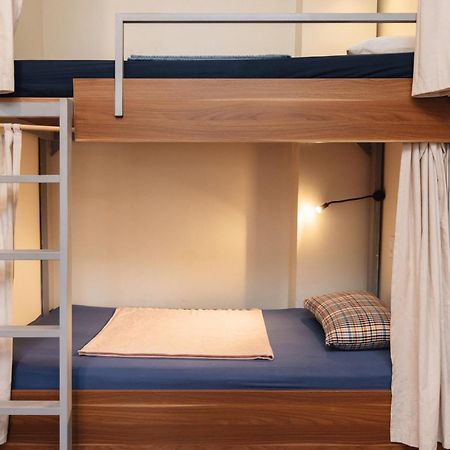 9 Hostel And Suites Хошимин Екстериор снимка