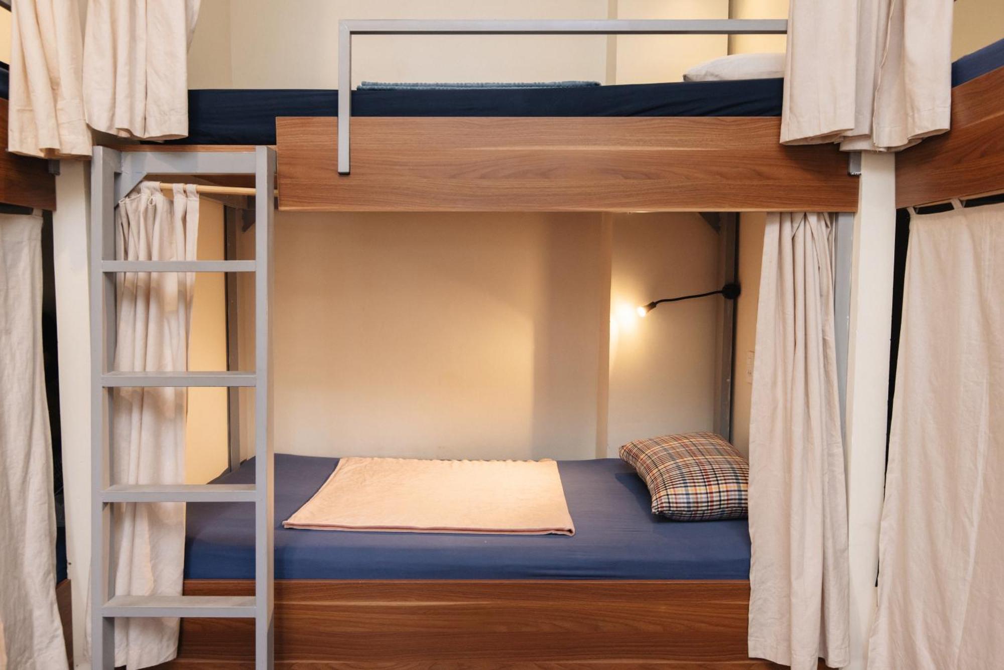 9 Hostel And Suites Хошимин Екстериор снимка