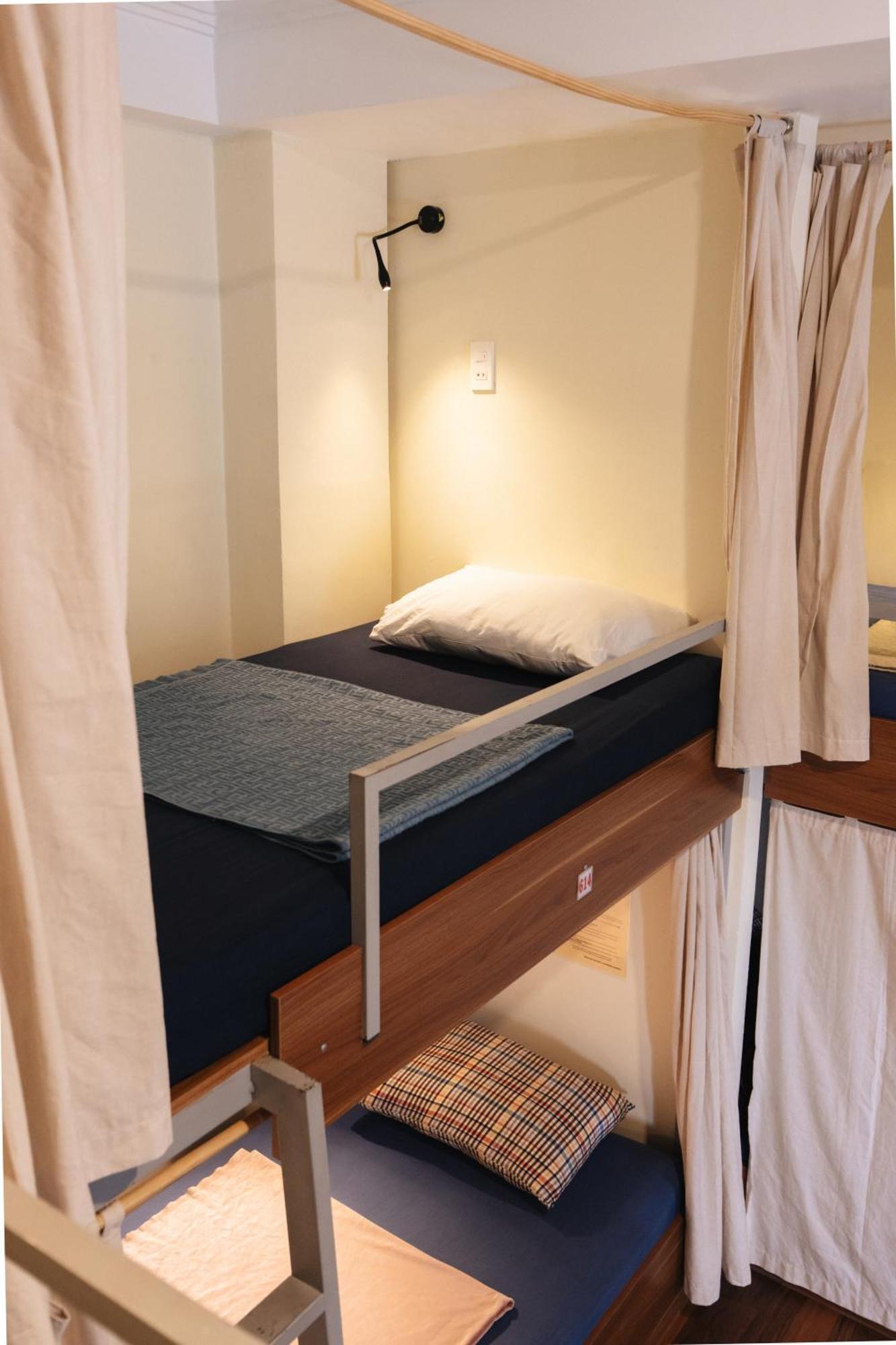 9 Hostel And Suites Хошимин Екстериор снимка